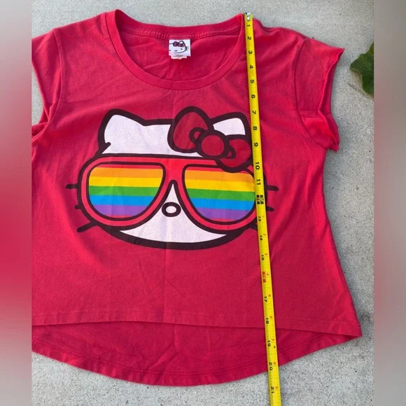 Hello Kitty Rainbow Cropped Red T-Shirt Women’s Size Medium - Picture 4 of 5